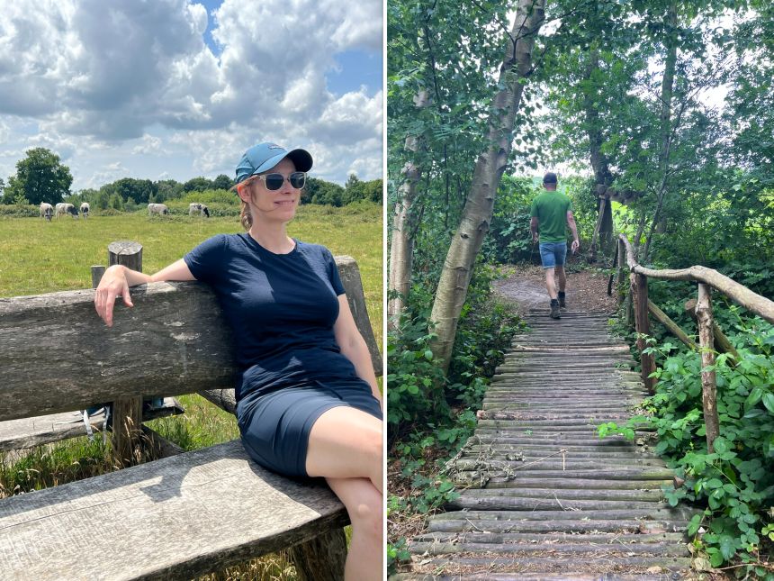 Vrouw zit in de natuur op een bankje; man loopt over een houten bruggetje